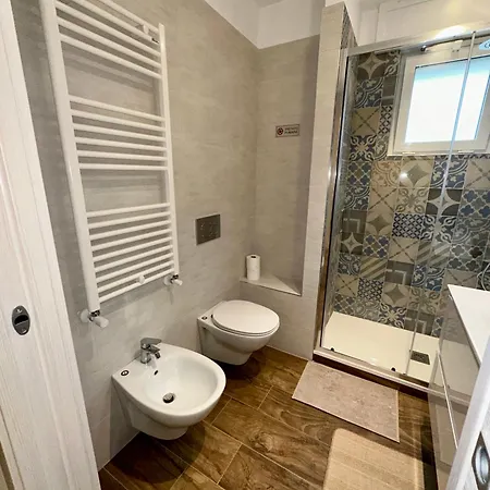 Rainbow Luxury - Sea View * Bari